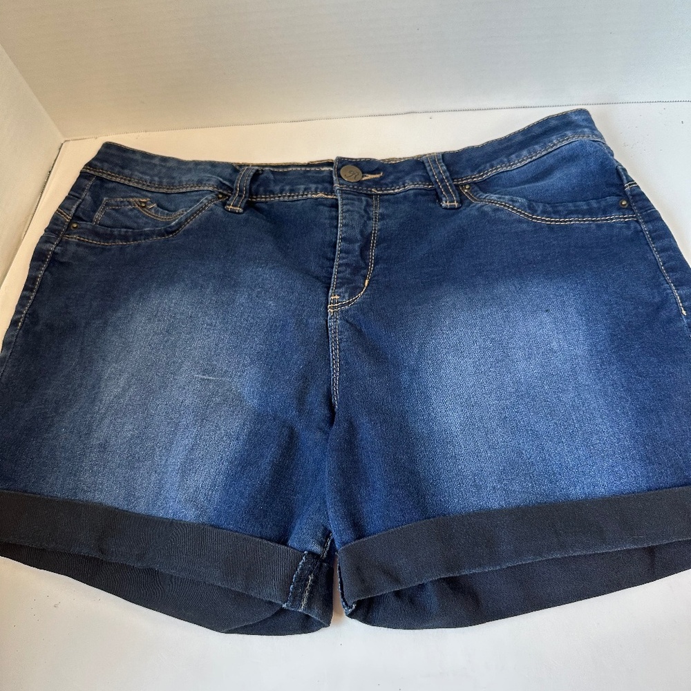 Royalty For Me Wanna Betta Butt? dark wash blue denim jean shorts size 16